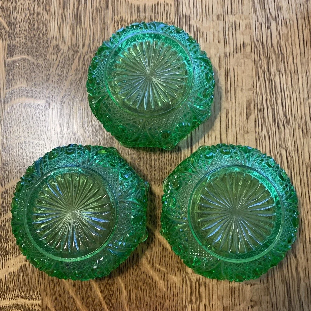 Tarentum Green Serving Fruit Bowls (3) Cane Pattern Saw‎ Tooth Trim